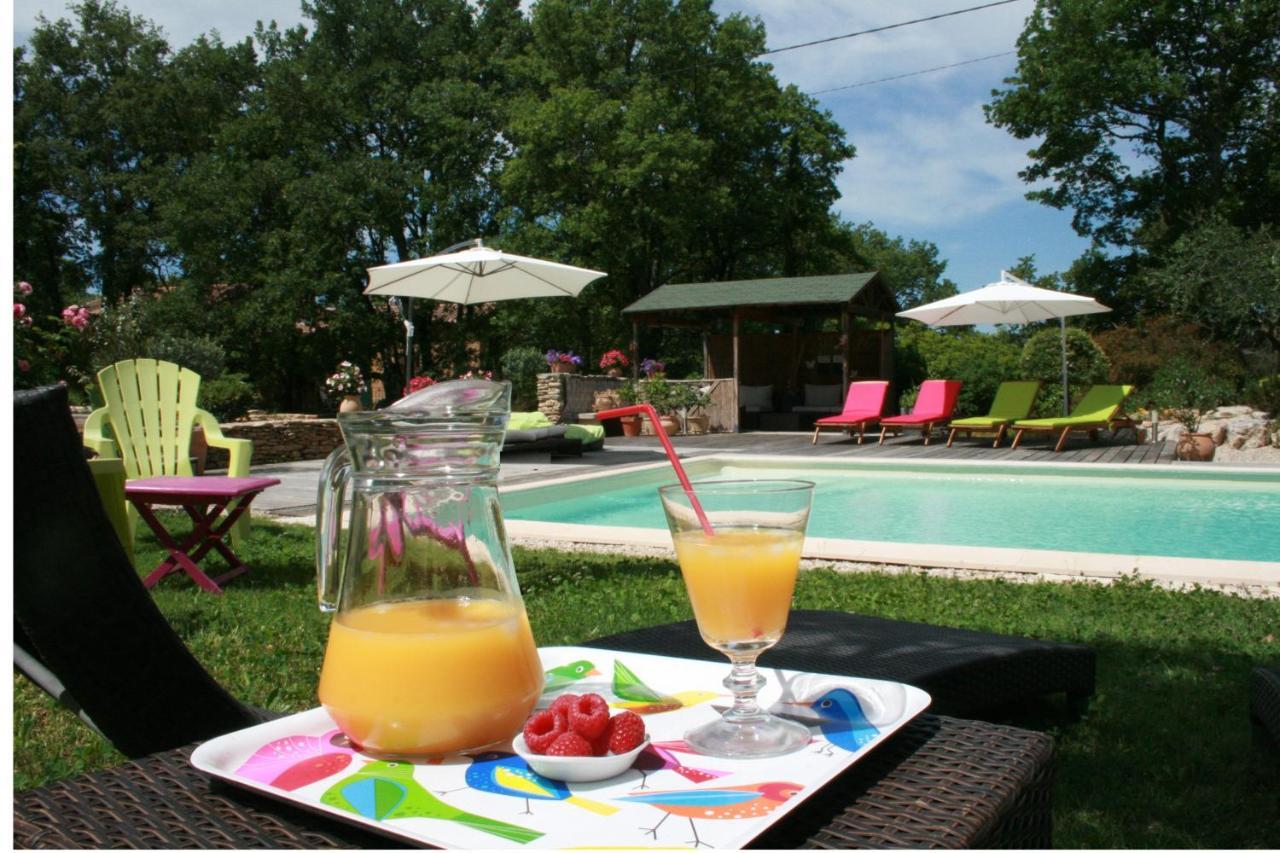 Le Mas Des Pierres Blanches Bed & Breakfast Venasque Exterior photo