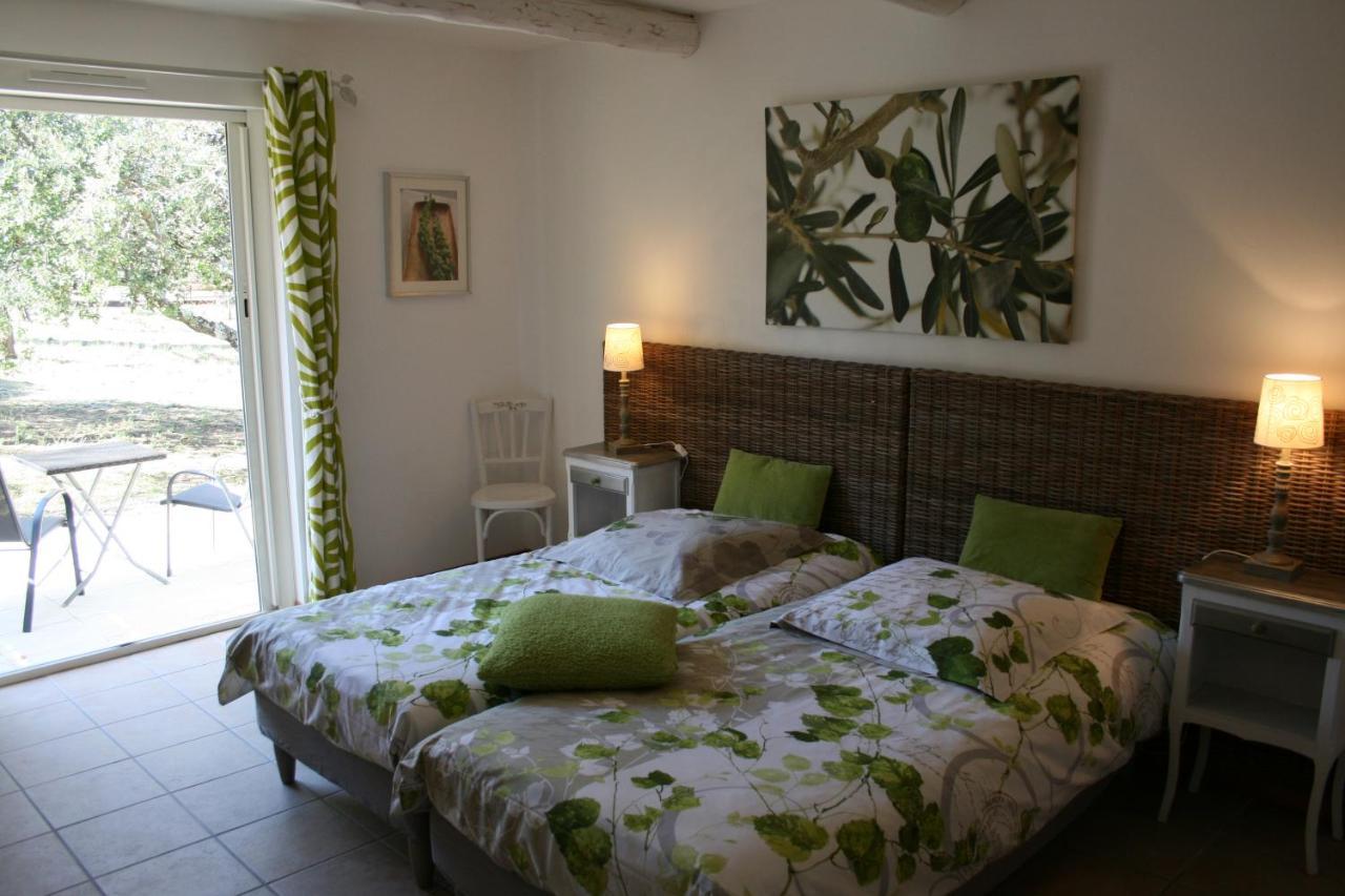 Le Mas Des Pierres Blanches Bed & Breakfast Venasque Exterior photo